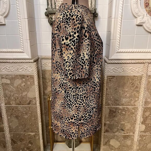 Kathie Lee. Size XL. Stretch Animal Print Pullover Top. USA. Textured. B89 - Picture 3 of 5